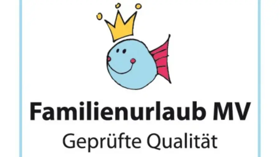 Dieses Qualitätssiegel „Familienurlaub MV – Geprüfte Qualität“ tragen zertifizierte Orte, Erlebnispartner sowie Beherbergungs- und Gastronomiebetriebe. Dieses Qualitätssiegel „Familienurlaub MV – Geprüfte Qualität“ tragen zertifizierte Orte, Erlebnispartner sowie Beherbergungs- und Gastronomiebetriebe.