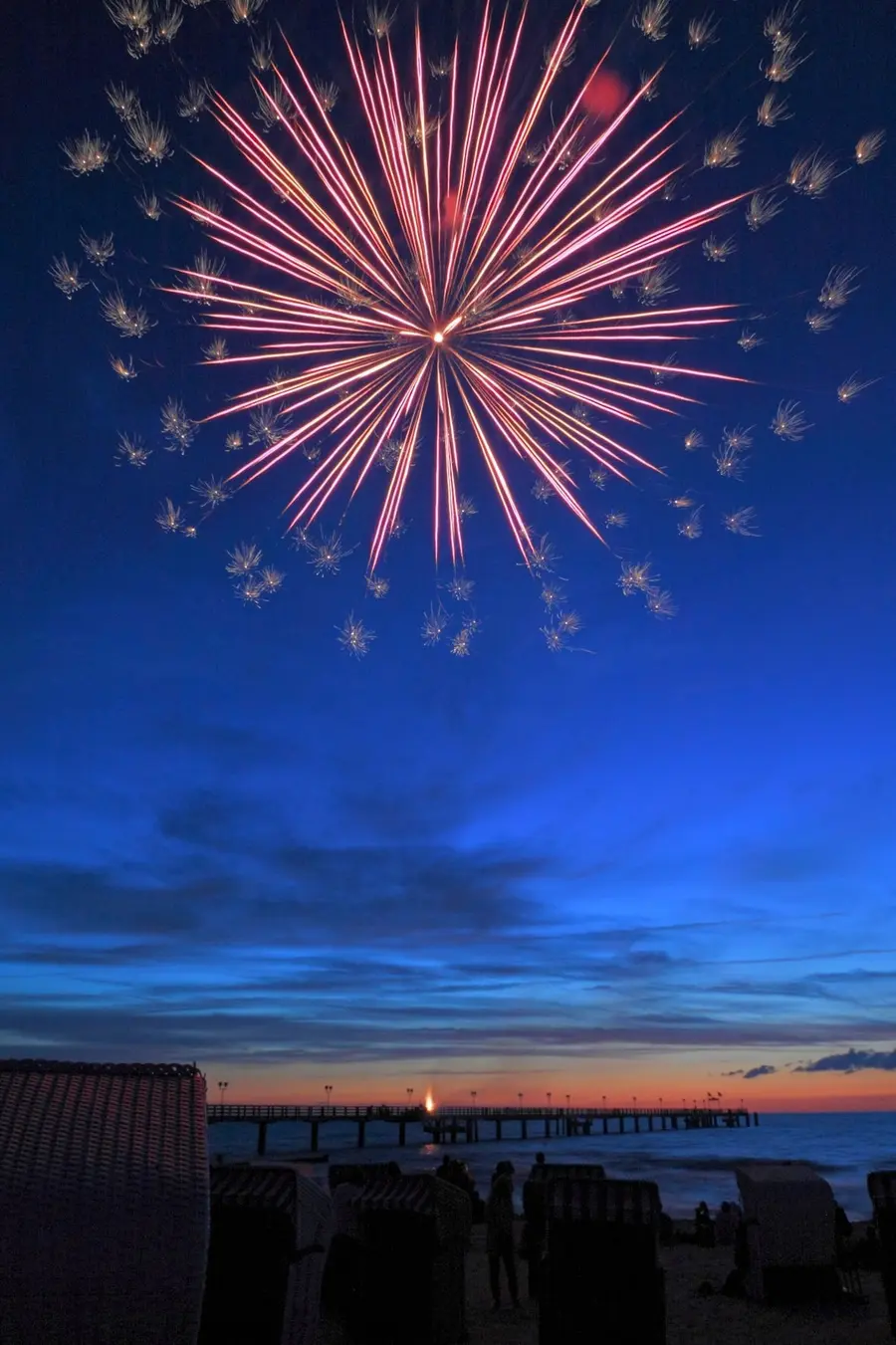 Feuerwerk an der Seebrücke Graal-Müritz, Foto:TuK GmbH Frank Neumann