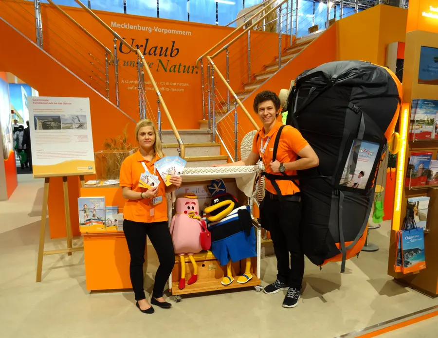 Der Tourismusverband MV rührte auf der ITB die Werbetrommel für die Frühsommer-Kampagne "Huckepack zum halben Preis"