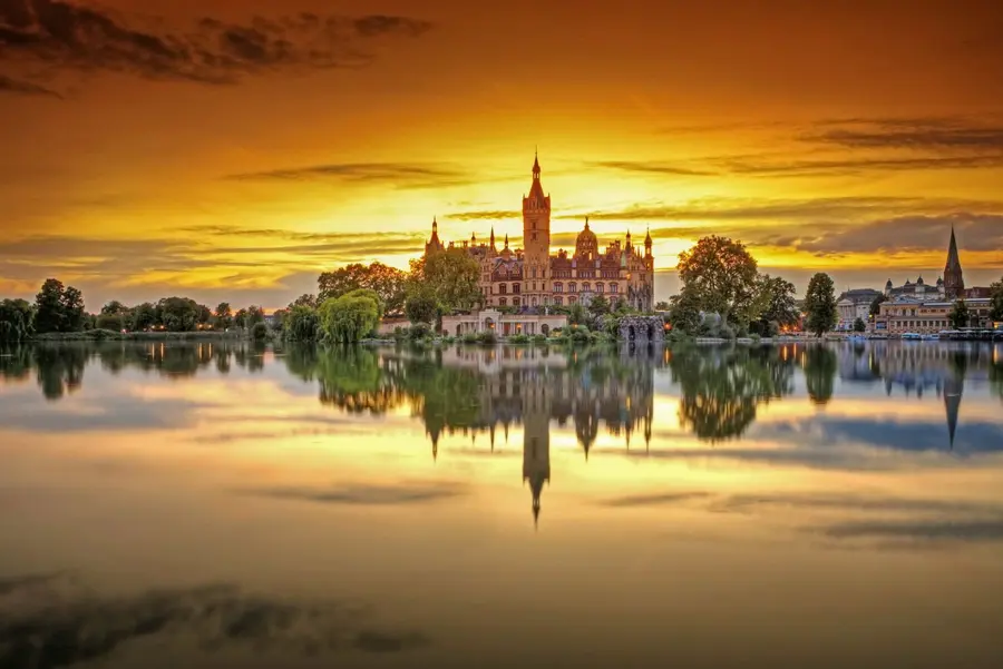 Das Schweriner Schloss im Abendlicht Das Schweriner Schloss im Abendlicht