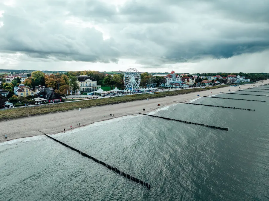 Im Indoor-Spielplatz KÜ.BO.LA. im Ostseebad Kühlungsborn gibt es für Familien viele Erlebnisse.