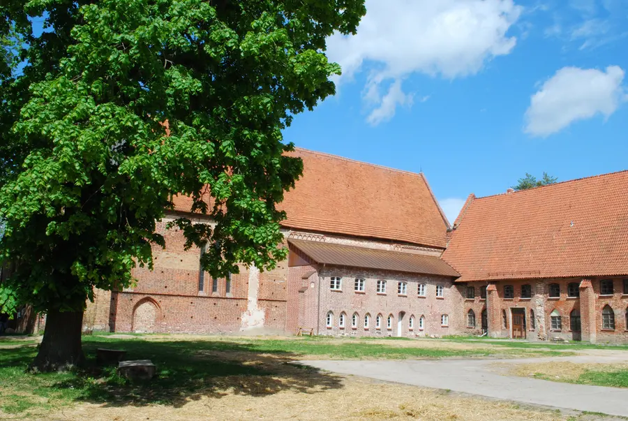 Kloster Rühn bei Bützow (Foto: Wolfgang Ehlers) Kloster Rühn bei Bützow (Foto: Wolfgang Ehlers)