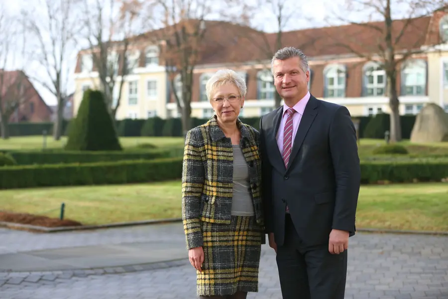 Die neue Doppelspitze des Landestourismusverbandes: Sylvia Bretschneider (links) und Wolfgang Waldmüller (rechts) Die neue Doppelspitze des Landestourismusverbandes: Sylvia Bretschneider (links) und Wolfgang Waldmüller (rechts)