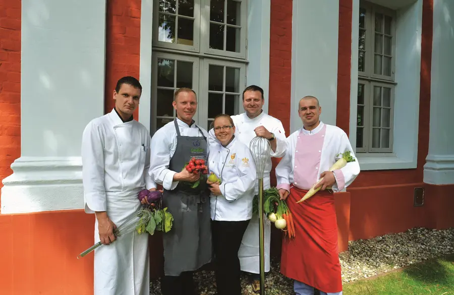 Kochen bei den Gutsküchenwochen für die Gäste