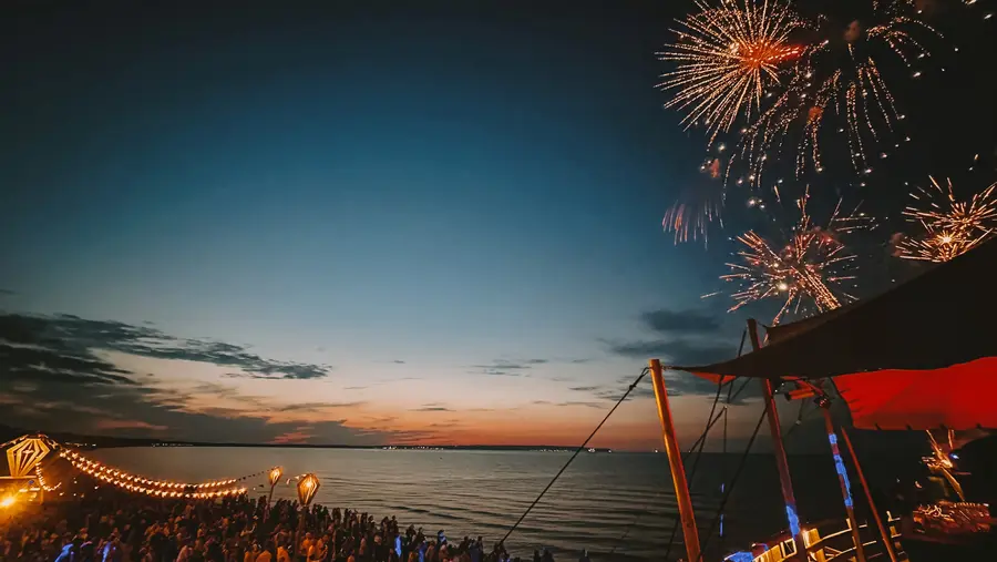 Am Strand von Binz wird vom 1. bis 3. September das Seebrückenfestival veranstaltet. 