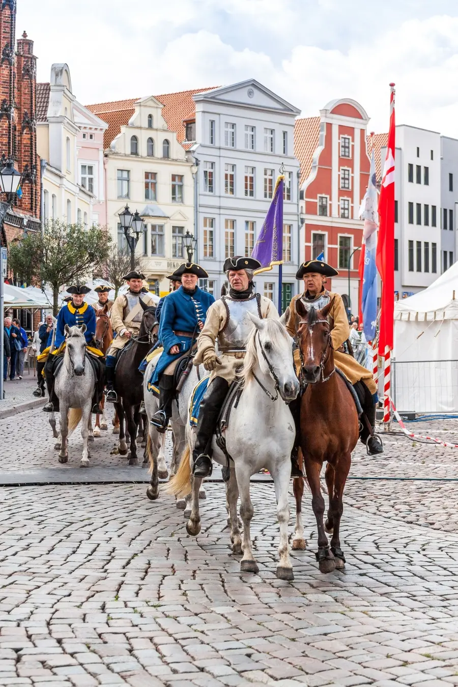 Schwedische Reiter am Markt in Wismar