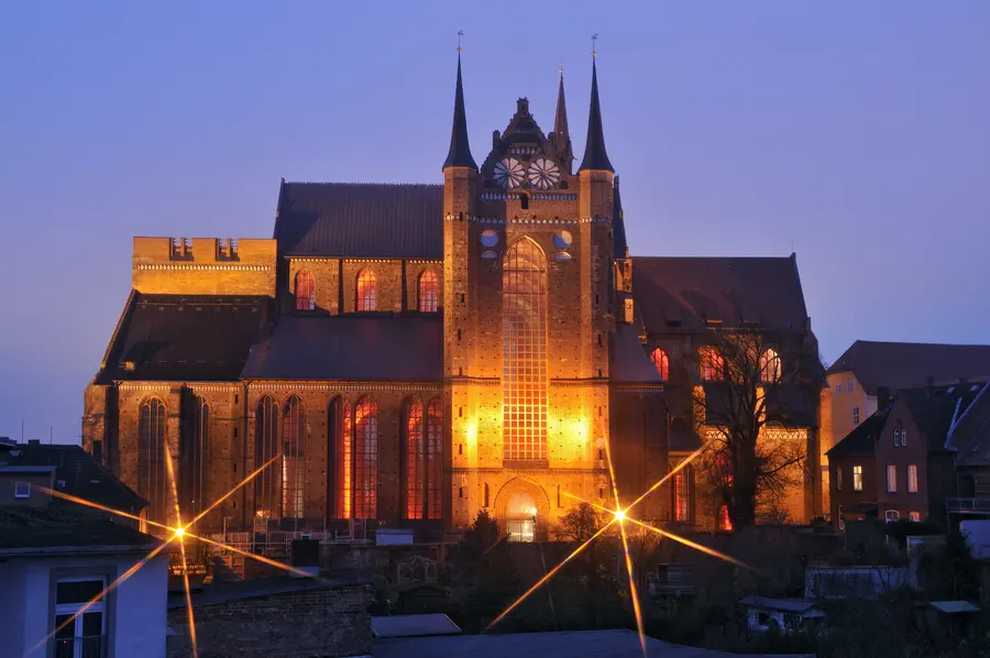 St. Georgen im abendlichen Wismar