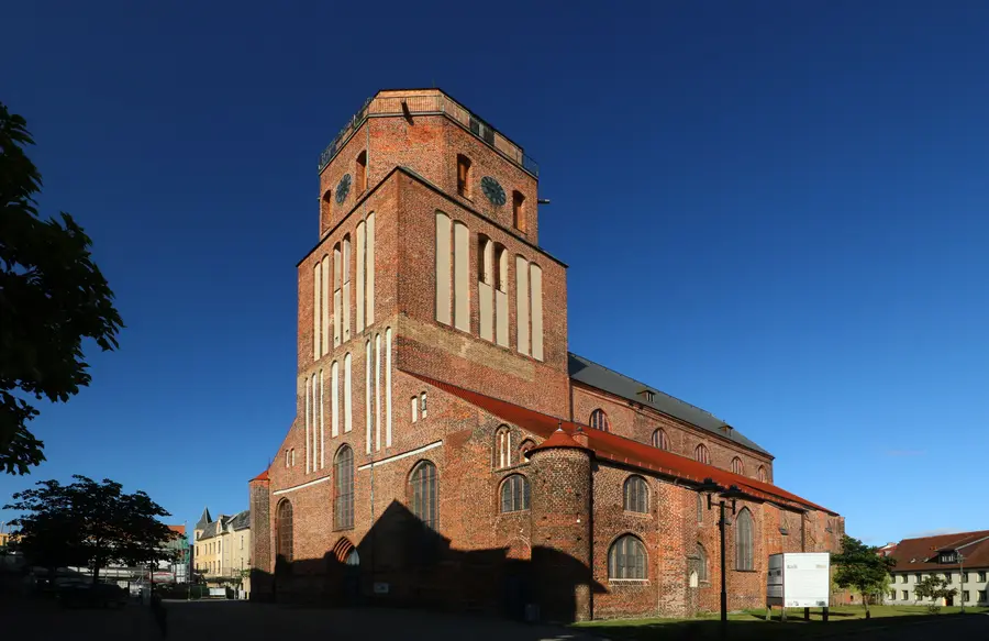 Den Start der Kulturnacht markiert ein Trompetenkonzert auf dem Turm der St.-Petri-Kirche in Wolgast. Den Start der Kulturnacht markiert ein Trompetenkonzert auf dem Turm der St.-Petri-Kirche in Wolgast.