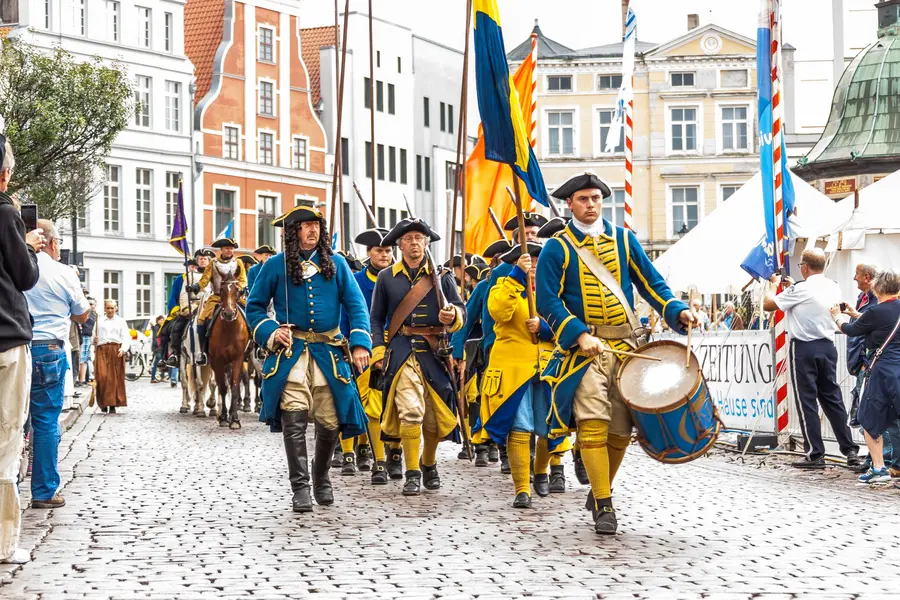 Mit dem Schwedenfest wird in Wismar die 155-jährige Zugehörigkeit der Hansestadt zu Schweden gefeiert. Mit dem Schwedenfest wird in Wismar die 155-jährige Zugehörigkeit der Hansestadt zu Schweden gefeiert.