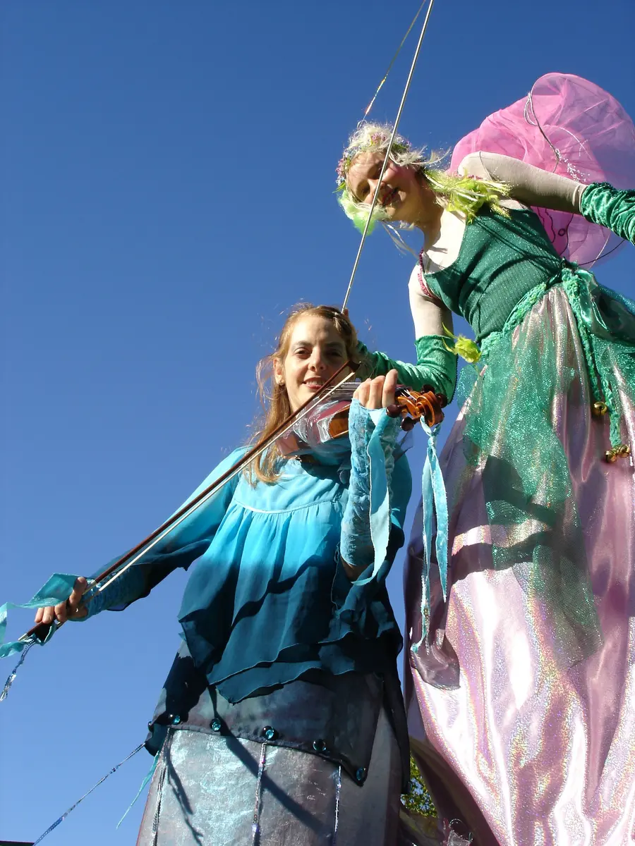 Stelzen-Musik-Theater in Wismar