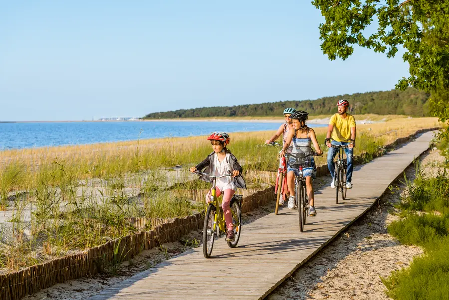 In Vorpommern gibt es für Familien mit Kindern viele Möglichkeiten, die Land(wirt)schaft zu „erfahren“. In Vorpommern gibt es für Familien mit Kindern viele Möglichkeiten, die Land(wirt)schaft zu „erfahren“.