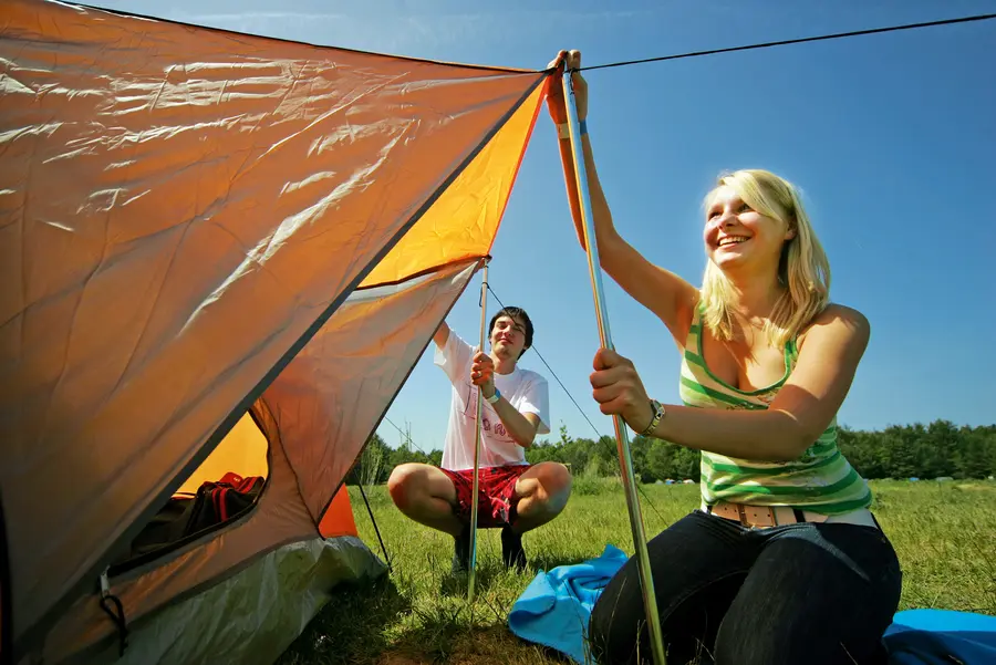 Zelten ist auch in den Jugendherbergen in MV möglich.