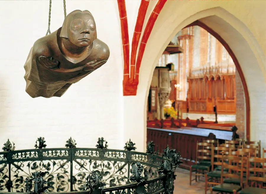 Ernst Barlachs "Der Schwebende" im Güstrower Dom