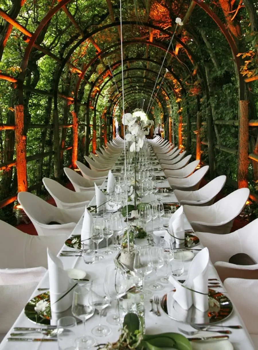 Das Schweriner "GartenMahl" im historischen Laubengang des Schlossgartens