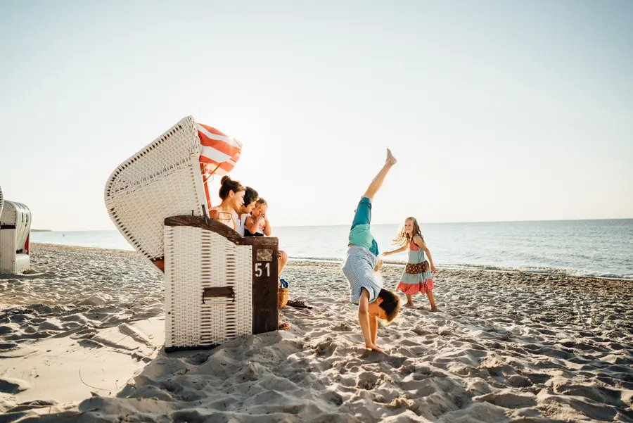 Familienglück im Strandkorb