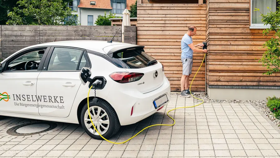 Teilnehmer des Formats erfahren unter anderem Wissenswertes zu erneuerbaren Energien. Teilnehmer des Formats erfahren unter anderem Wissenswertes zu erneuerbaren Energien.