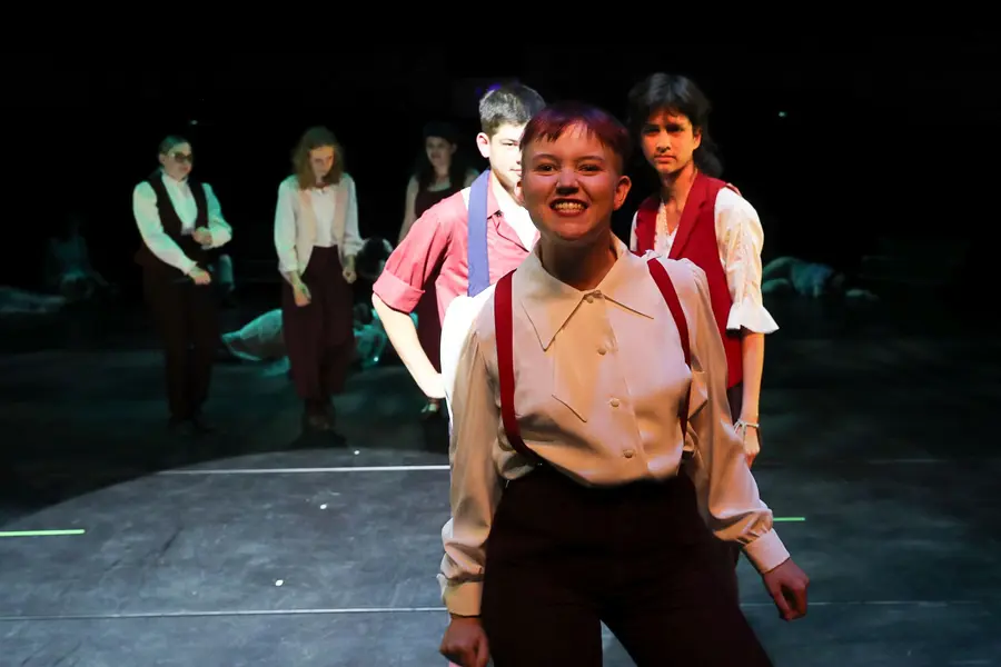 In den Sing- und Schauspiel-Workshops des Mecklenburgischen Staatstheaters können Kinder und Jugendliche Bühnenluft schnuppern.