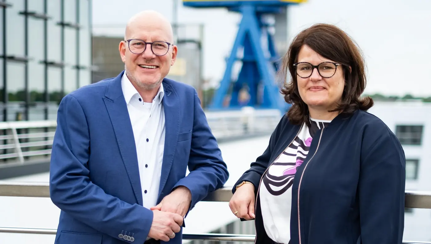 V. l. n. r.: Peter Kranz, Geschäftsführer der MV Tourismus GmbH, und Daniela Guhl, neue Kaufmännische Leiterin der MV Tourismus GmbH V. l. n. r.: Peter Kranz, Geschäftsführer der MV Tourismus GmbH, und Daniela Guhl, neue Kaufmännische Leiterin der MV Tourismus GmbH