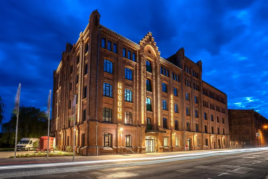 Die Kulturmühle in Parchim beherbergt die Spielstätte des Jungen Staatstheaters, das Stadt-Museum und die Touristinformation Parchim. Die Kulturmühle in Parchim beherbergt die Spielstätte des Jungen Staatstheaters, das Stadt-Museum und die Touristinformation Parchim.