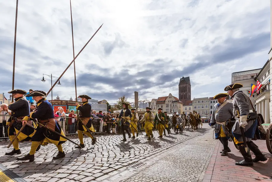 Schlachtdarstellung vor dem Rathaus in Wismar