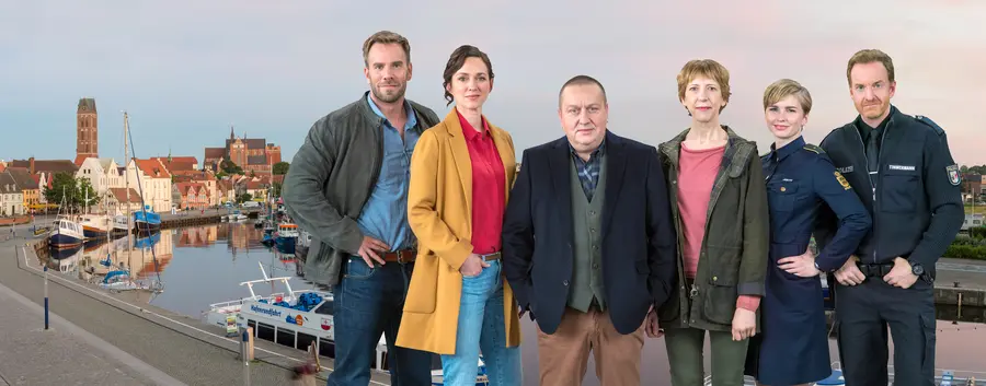 Das Team der SOKO Wismar: v. l. n. r.: Dominic Boeer als Kriminalhauptkommissar Lars Pöhlmann, Nike Fuhrmann als Kriminalhauptkommissarin Karoline Joost, Udo Kroschwald als Dienstgruppenleiter Jan-Hinrich Reuter, Katharina Blaschke als Rechtsmediziner...