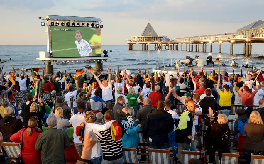 Public Viewing am Ostseestrand auf Usedom Public Viewing am Ostseestrand auf Usedom