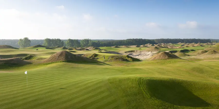 Der ausgezeichnete 18-Löcher-Golfplatz WINSTONlinks 