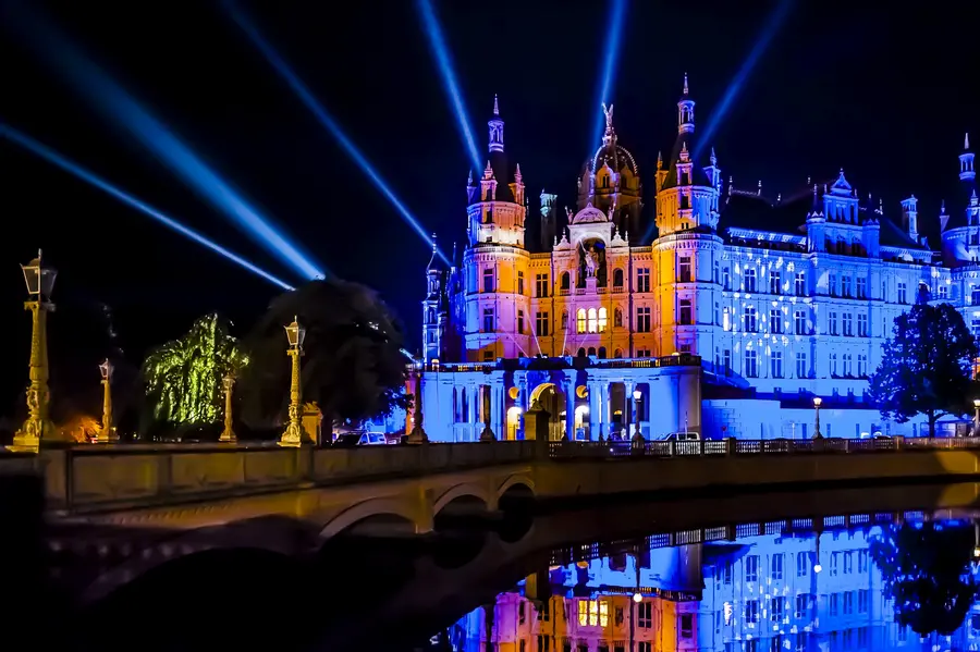 Illuminiertes Schweriner Schloss zur Schlossgartenlust