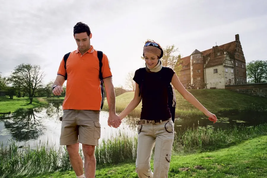 Gourmet-Wandern vor Schloss Ulrichshusen