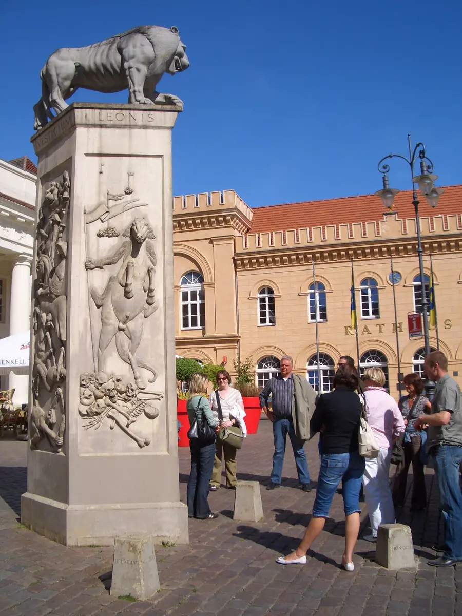 Kneipenplauderei.jpg Kneipenplauderei.jpg