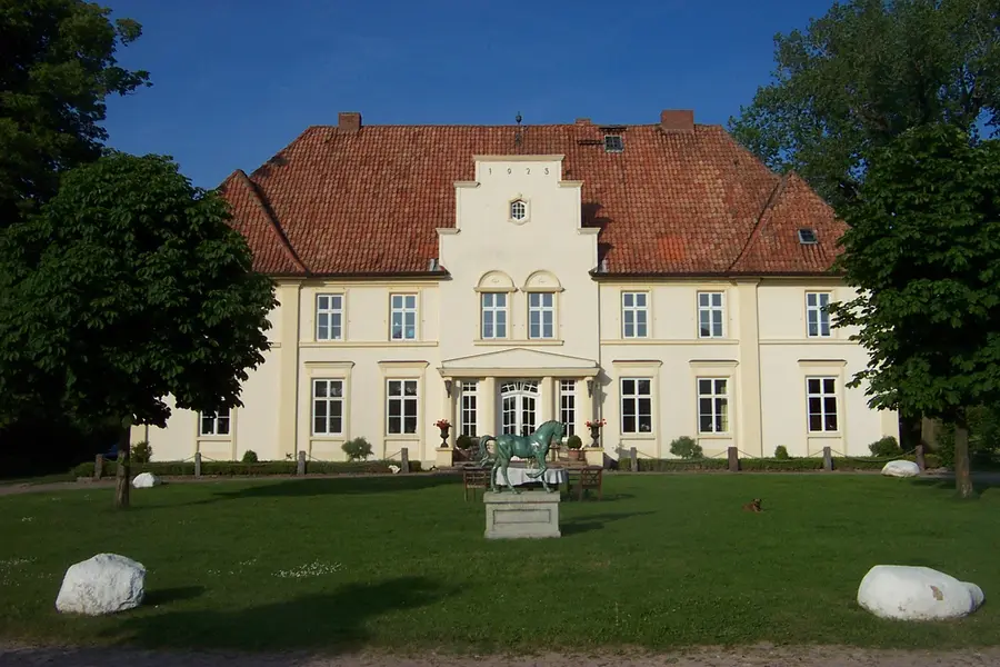 Außenansicht des Gutshauses