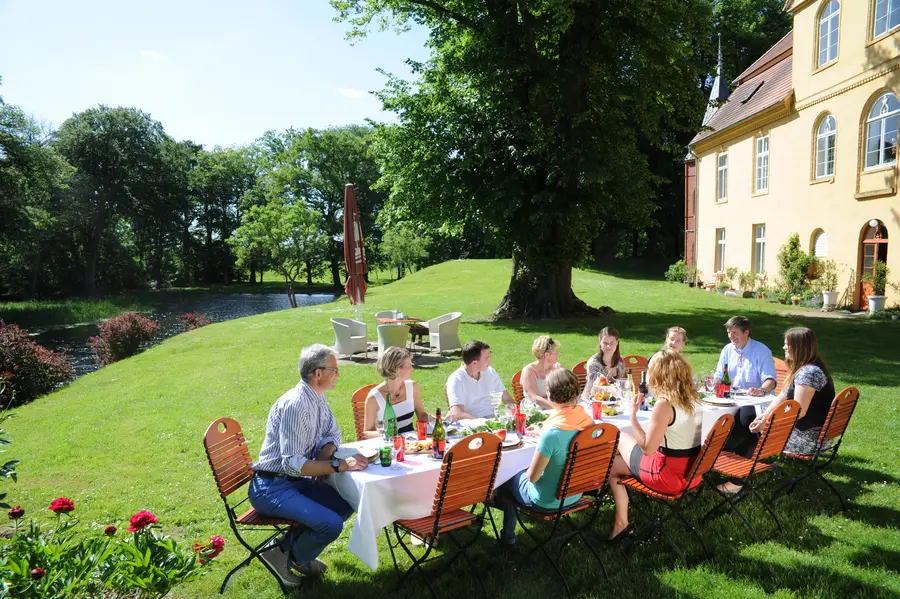 Hauspartie "Zu Tisch bei Freunden" des Landart-Netzwerkes Mecklenburger Parkland