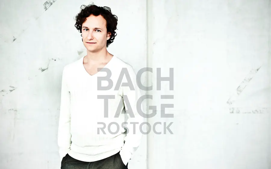 Der Pianist Martin Helmchen spielt am 21. Oktober im Rostocker Barocksaal alle sechs Partiten Bachs auf dem Klavier. Der Pianist Martin Helmchen spielt am 21. Oktober im Rostocker Barocksaal alle sechs Partiten Bachs auf dem Klavier.