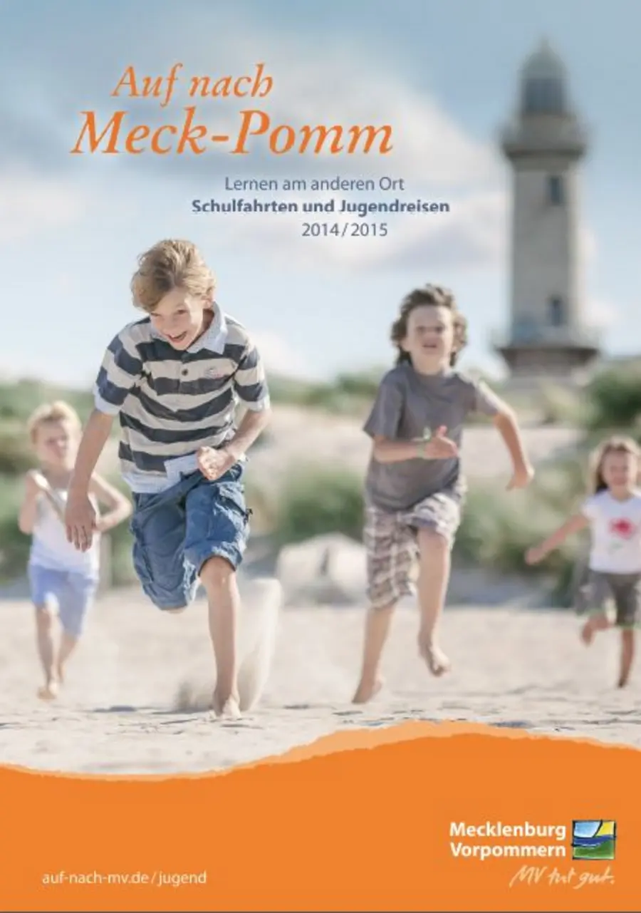 Cover Jugendreisekatalog, Titel: Monatge Werk3 mit Foto von TMV/Roth