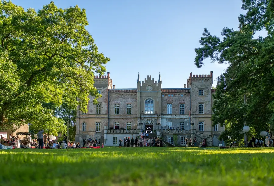 Das Herrenhaus Vogelsang kann während der „MittsommerRemise“ besucht werden. Das Herrenhaus Vogelsang kann während der „MittsommerRemise“ besucht werden.