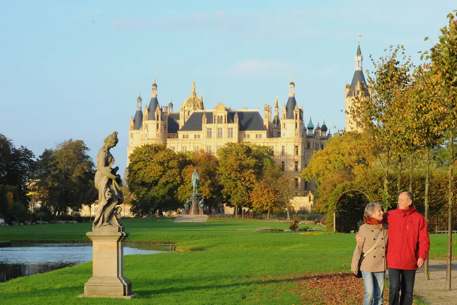 Herbstliches Schloss Schwerin