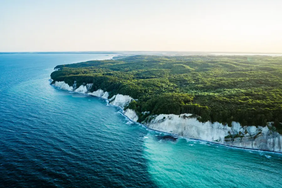 Im Zentrum des Travel Summit steht dieses Jahr unter anderem der 250. Geburtstag des Künstlers Caspar David Friedrich, der sich in seiner Arbeit von den Kreidefelsen auf Rügen inspirieren ließ.
