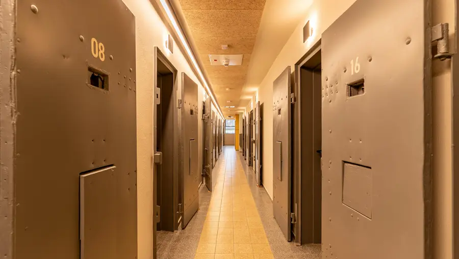 Die Herberge „Das Kittchen“ unweit der St.-Marienkirche in der Hansestadt Wismar ist eine ehemalige Jugendarrestanstalt. Die Herberge „Das Kittchen“ unweit der St.-Marienkirche in der Hansestadt Wismar ist eine ehemalige Jugendarrestanstalt.