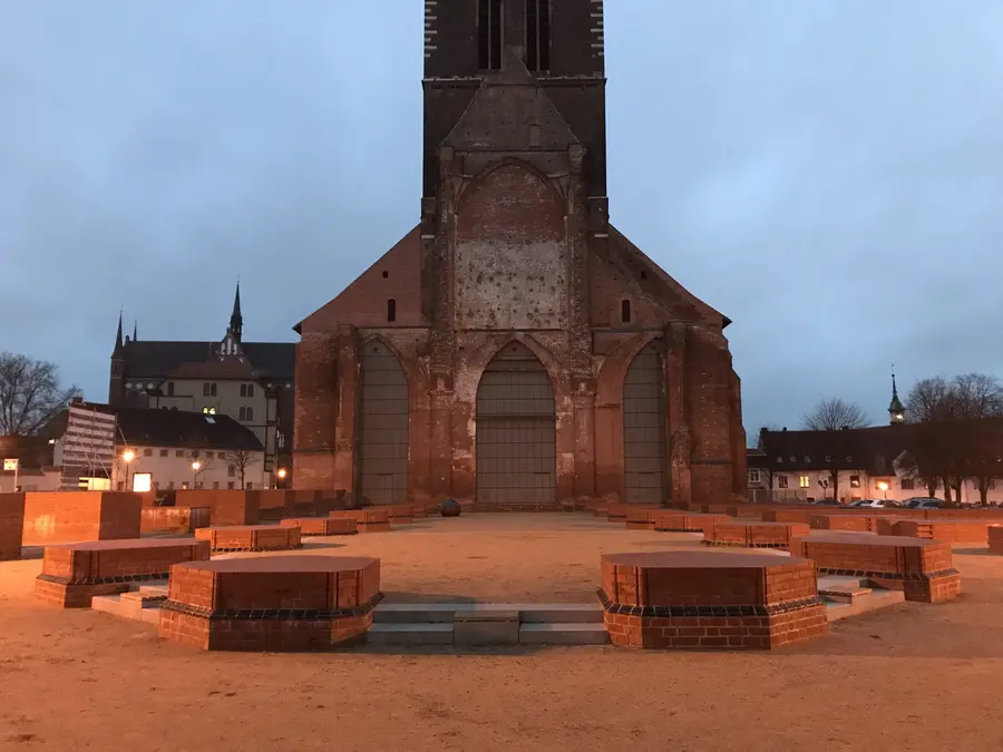 Das neugestaltete St.-Marien-Forum Das neugestaltete St.-Marien-Forum